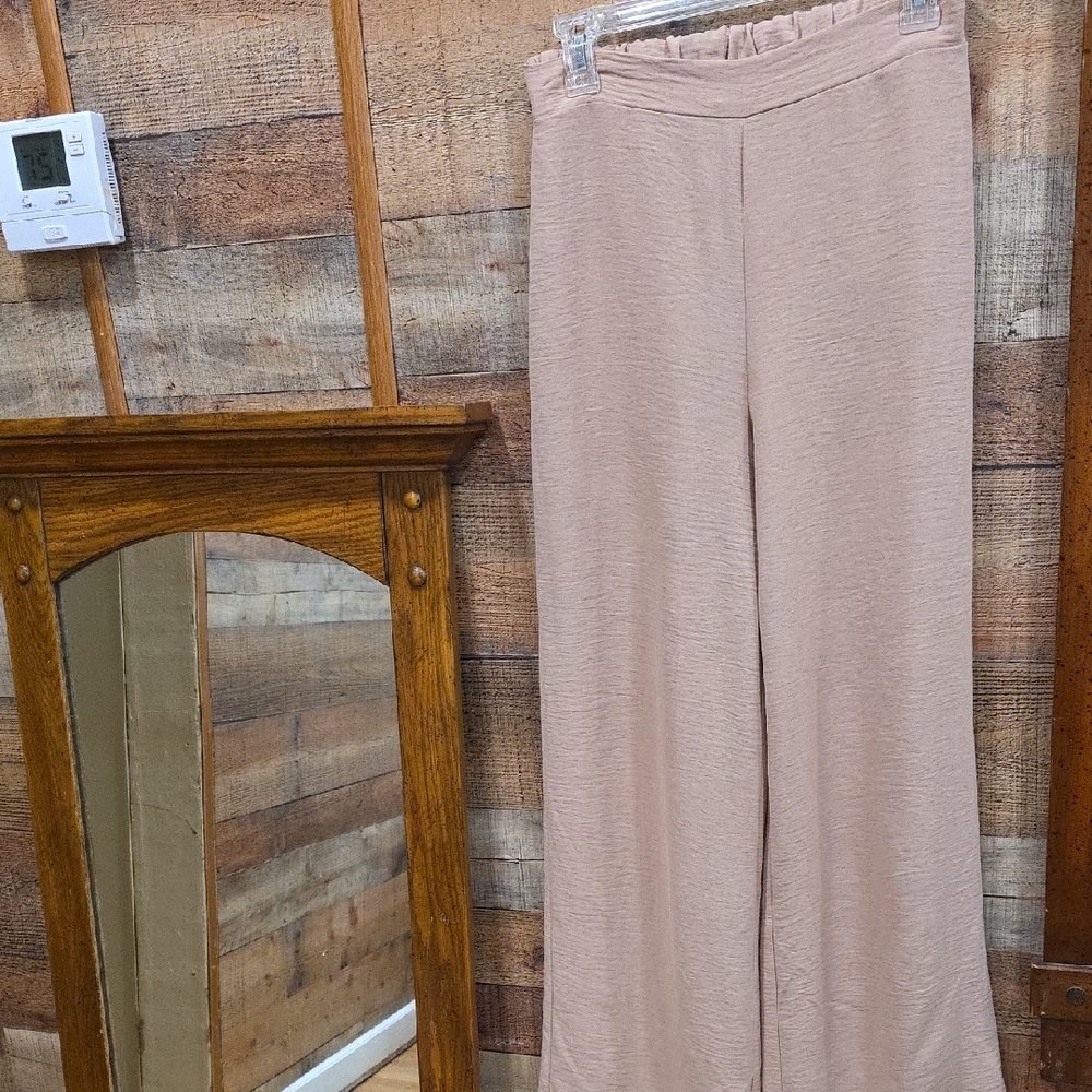 Elegant Women's Wide Leg Pants in Cream